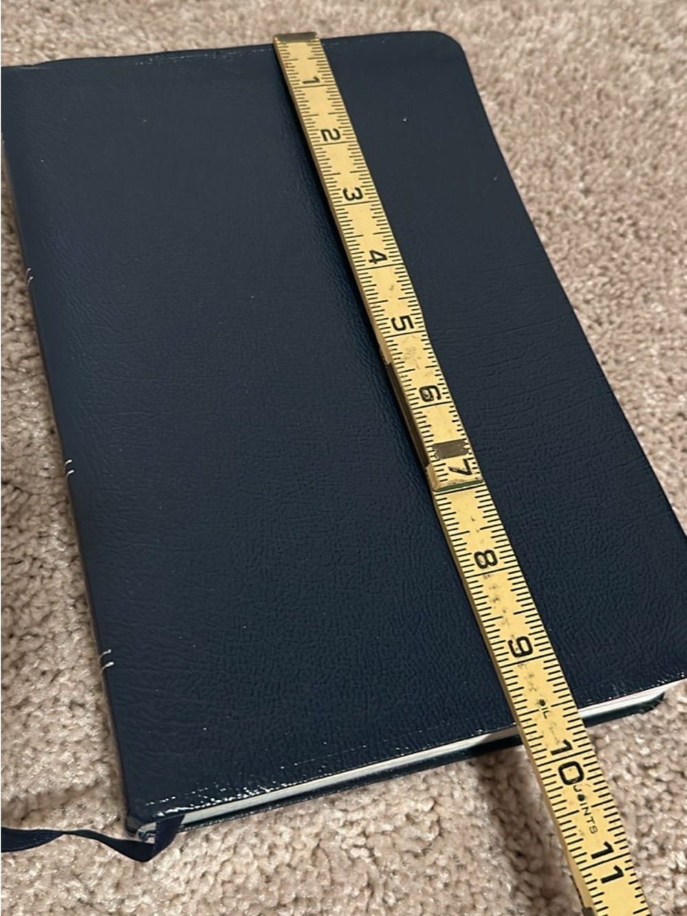 Teen Study Bible in Navy bonded Leather - Picture 8 of 8
